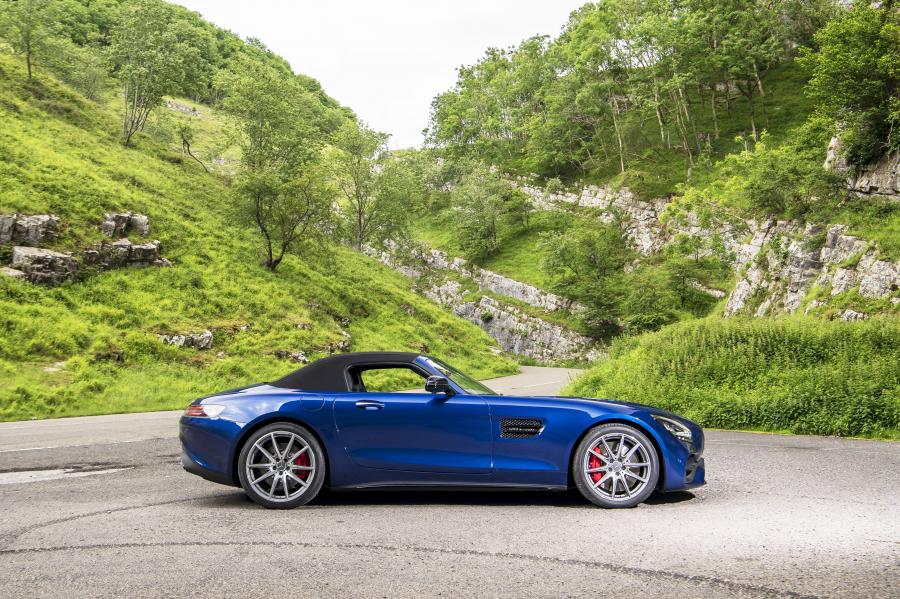  Mercedes-AMG GT S Roadster (R190) 2019 года  (UK) (фото 28 из 40)